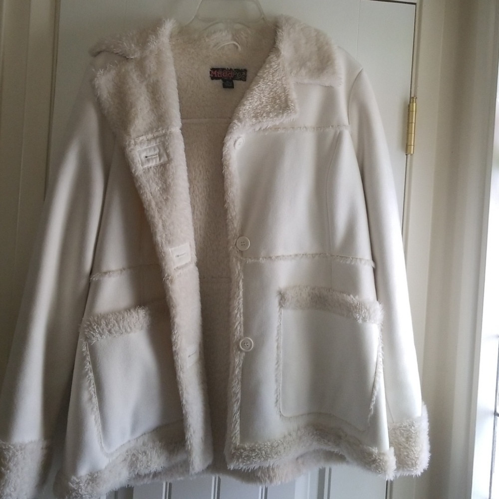 Coat winter white faux suede and sherpa